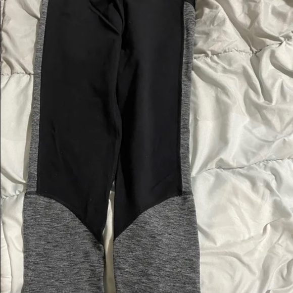 TNA leggings in size Small - Picture 2 of 3